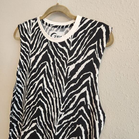 Zyia Active Safari Zebra Print Sleeveless Muscle Tee Size Medium - Picture 4 of 10